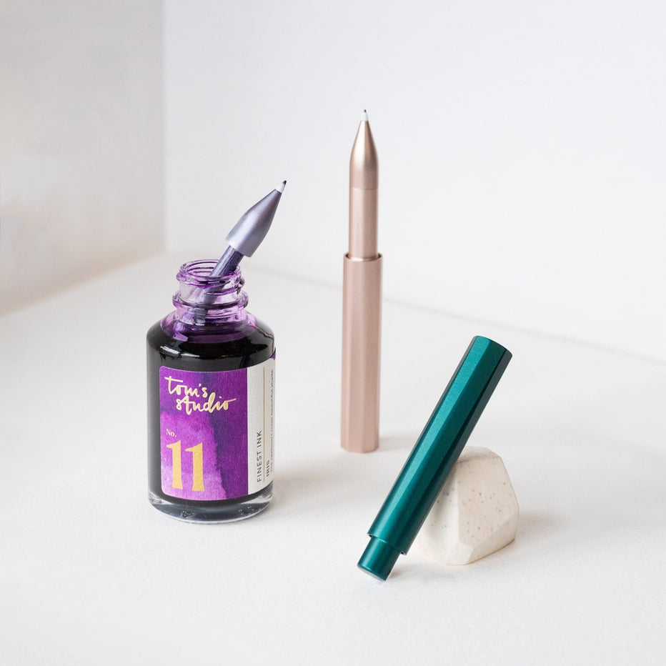 Tom's Studio Wren Refillable Writing Pen (Iris)